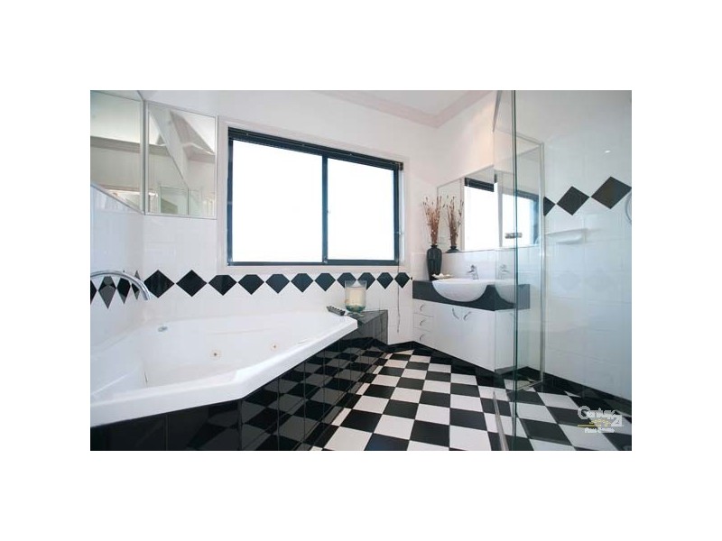 7 Glendale Crescent, Berwick VIC 3806