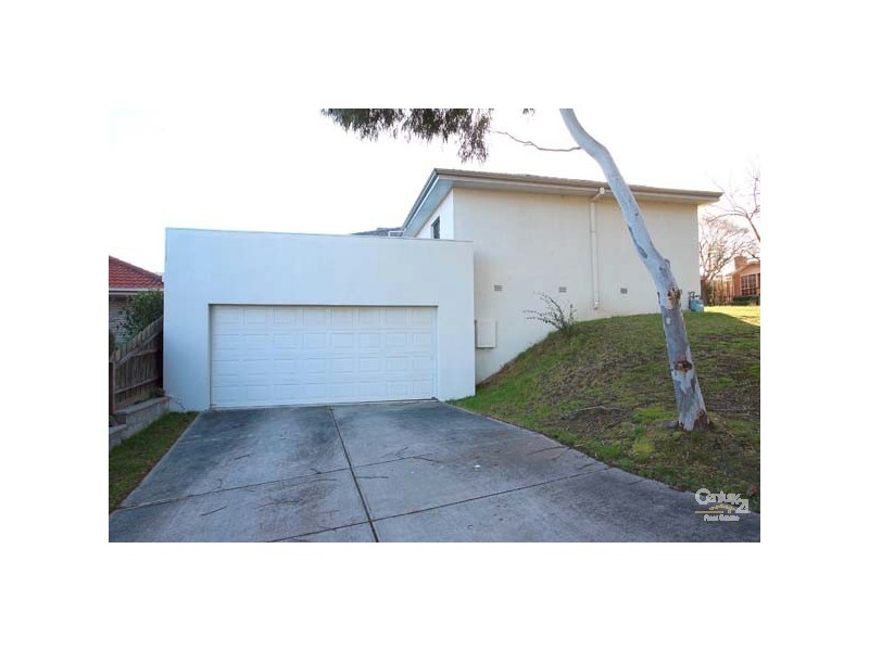 7 Glendale Crescent, Berwick VIC 3806