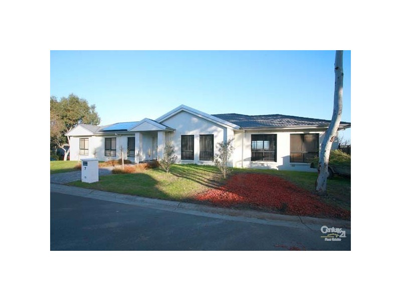 7 Glendale Crescent, Berwick VIC 3806