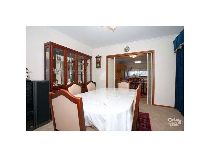 5 Antrim Close, Endeavour Hills VIC 3802