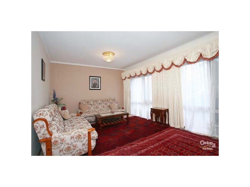 5 Antrim Close, Endeavour Hills VIC 3802