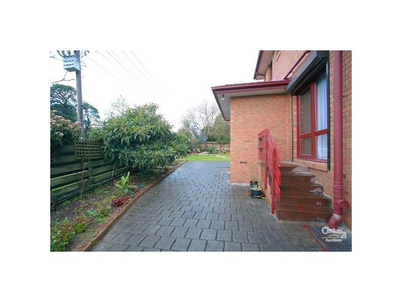 5 Antrim Close, Endeavour Hills VIC 3802