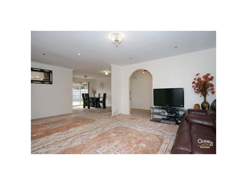 20 Saxonwood Drive, Narre Warren VIC 3805