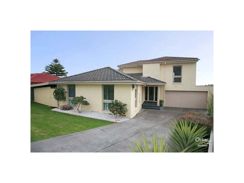 9 Gumbuya Close, Eumemmerring VIC 3177