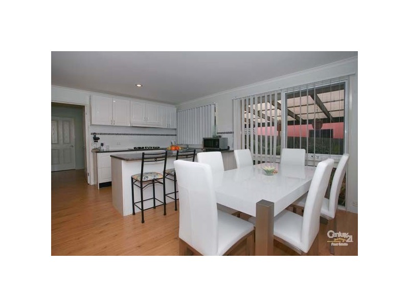 9 Gumbuya Close, Eumemmerring VIC 3177