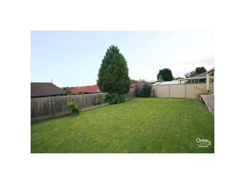 9 Gumbuya Close, Eumemmerring VIC 3177