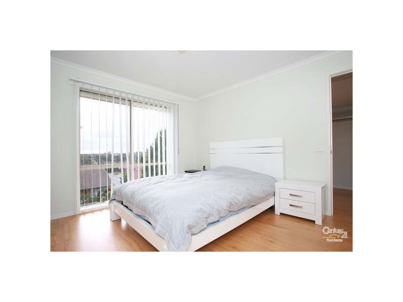 9 Gumbuya Close, Eumemmerring VIC 3177