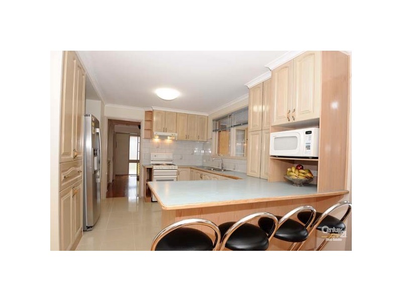 18 Primrose Hill Close, Endeavour Hills VIC 3802