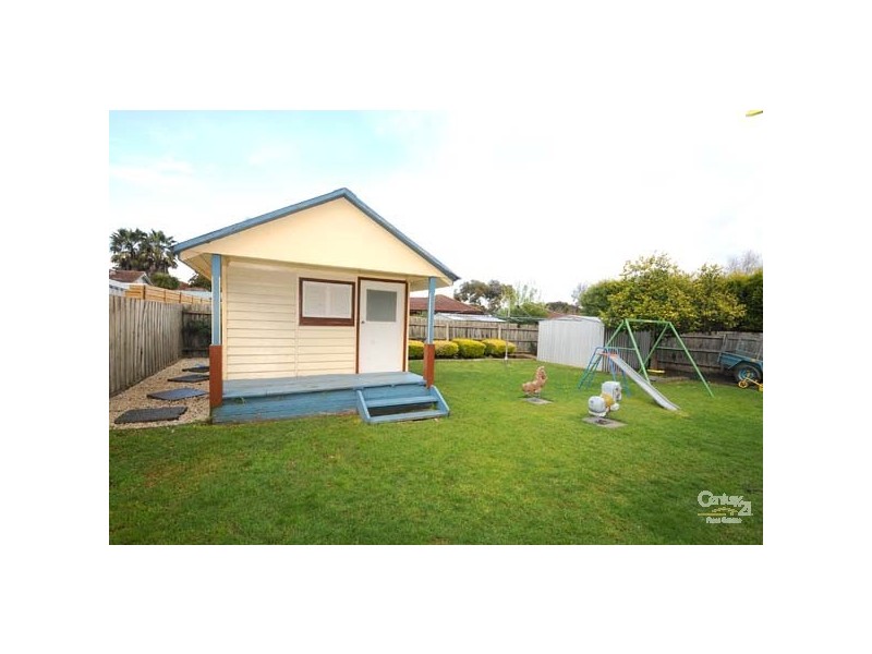 18 Primrose Hill Close, Endeavour Hills VIC 3802