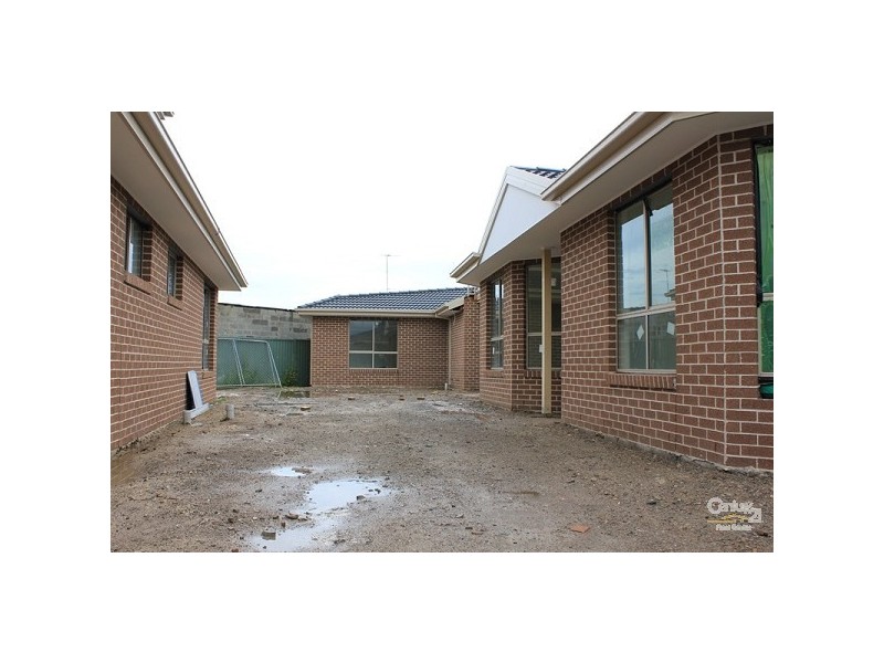 2,3/12 Prunus Grove, Doveton VIC 3177