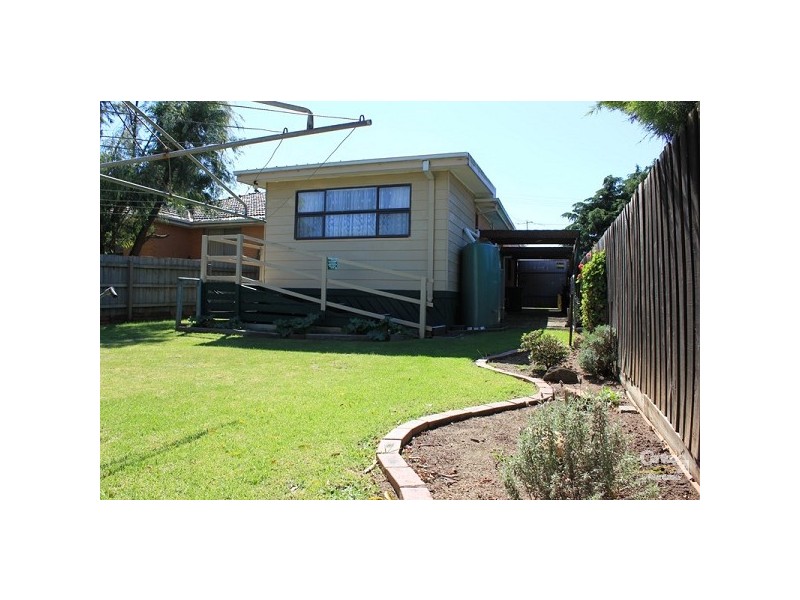 2/13 Carlisle Road, Hallam VIC 3803