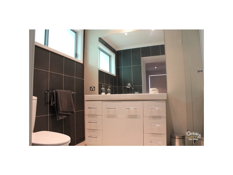 33 Kandra Street, Dandenong North VIC 3175