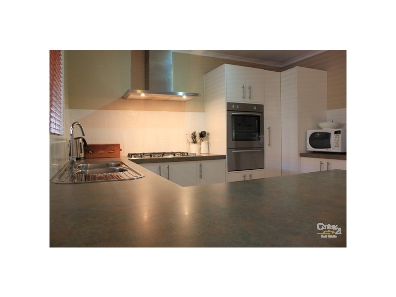 7 Castella Place, Hampton Park VIC 3976