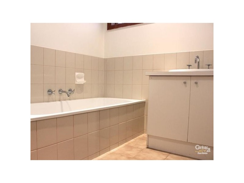 1/3 Arthur Phillip Drive, Endeavour Hills VIC 3802