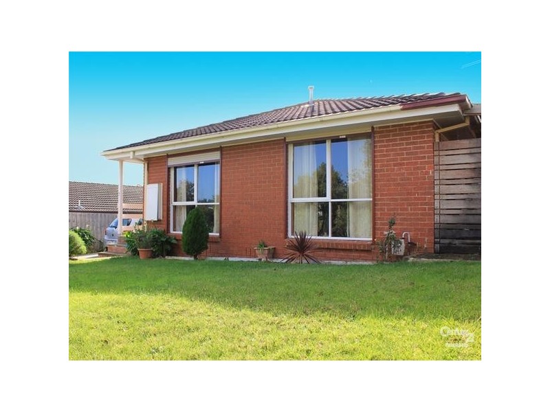 2 Janmara Ct, Endeavour Hills VIC 3802