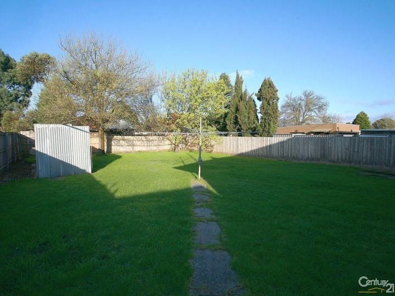 27 Power Rd, Doveton VIC 3177