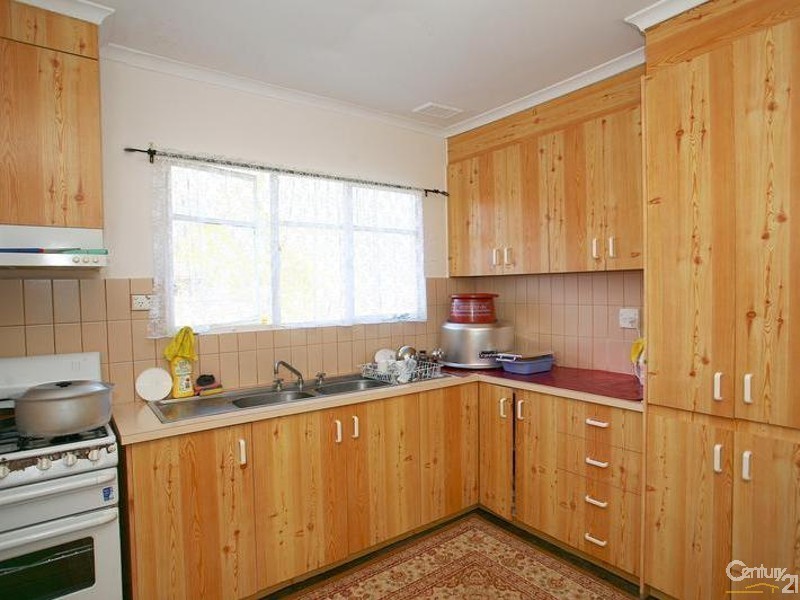 27 Power Rd, Doveton VIC 3177