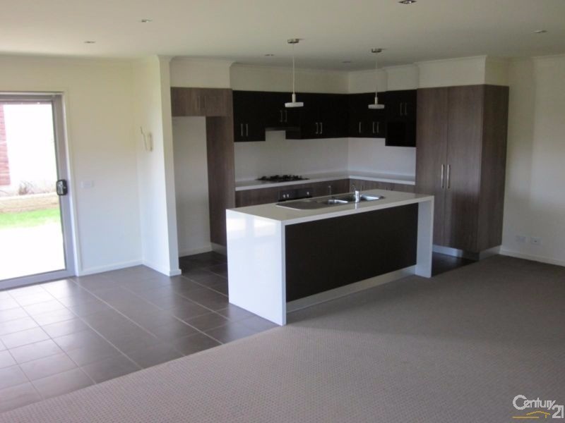 34  Adriana Crescent, Warrnambool VIC 3280