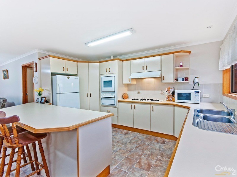 27 Iona Avenue, Warrnambool VIC 3280