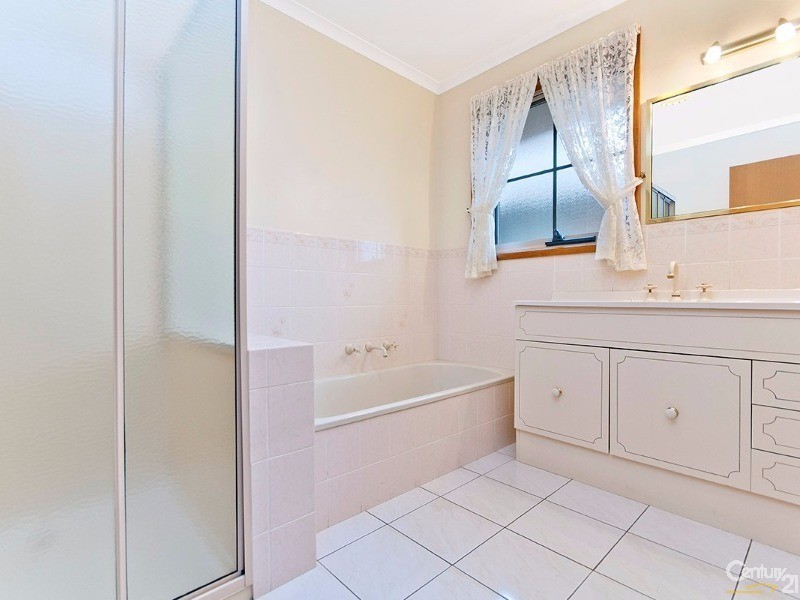 27 Iona Avenue, Warrnambool VIC 3280