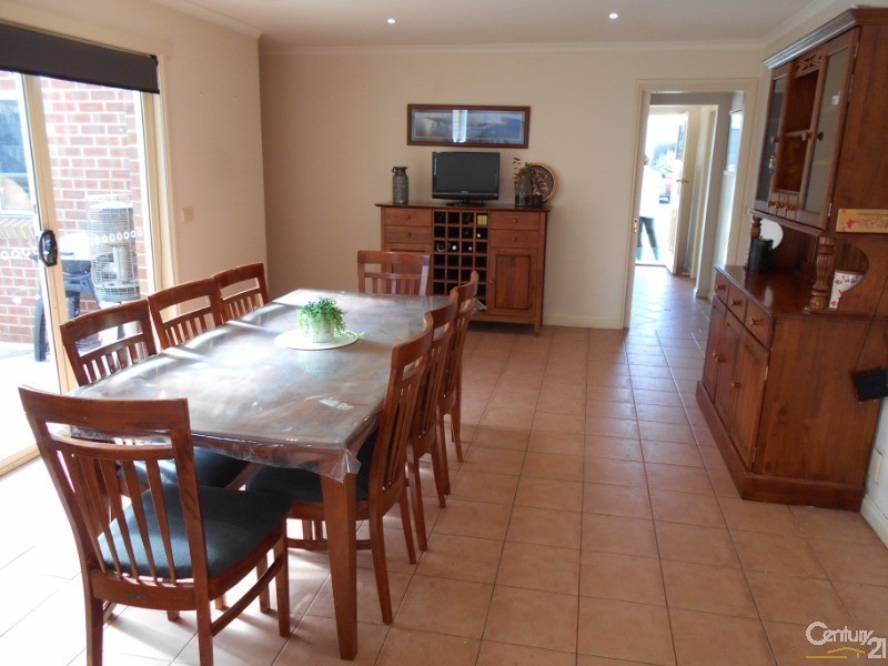 2 Neathfield Court, Warrnambool VIC 3280