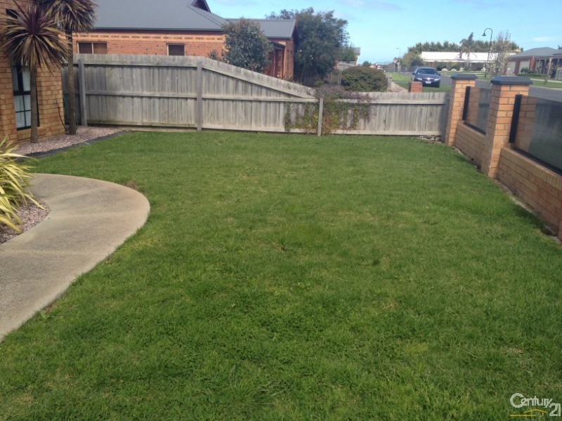 8  Lockett Drive, Warrnambool VIC 3280