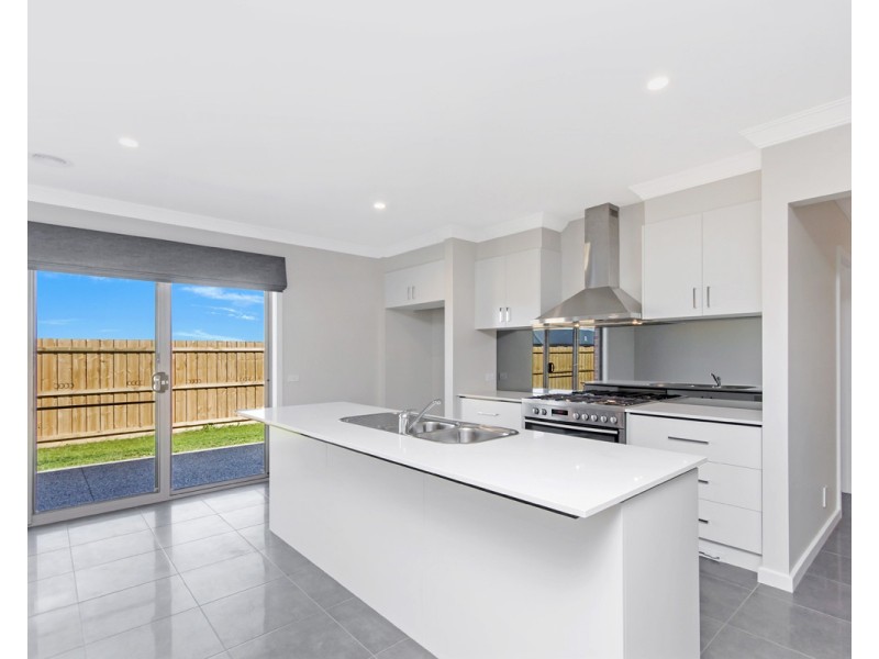 11 McGinness Way, Warrnambool VIC 3280