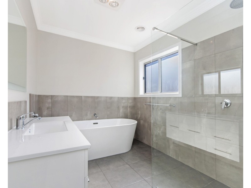 11 McGinness Way, Warrnambool VIC 3280