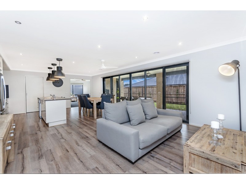 44 Somerville Boulevard, Warrnambool VIC 3280