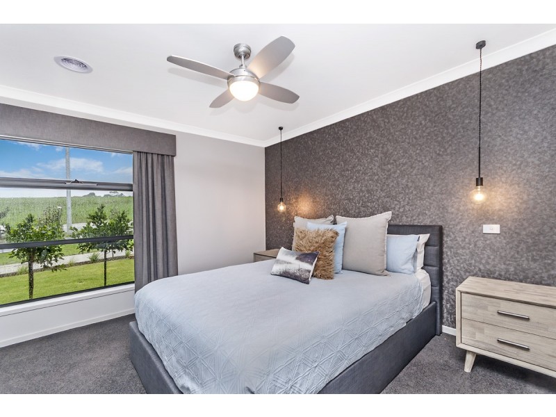 44 Somerville Boulevard, Warrnambool VIC 3280