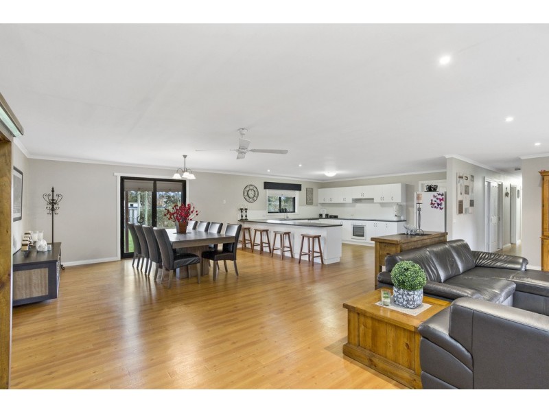 1579 Warrnambool – Caramut Road, Winslow VIC 3281