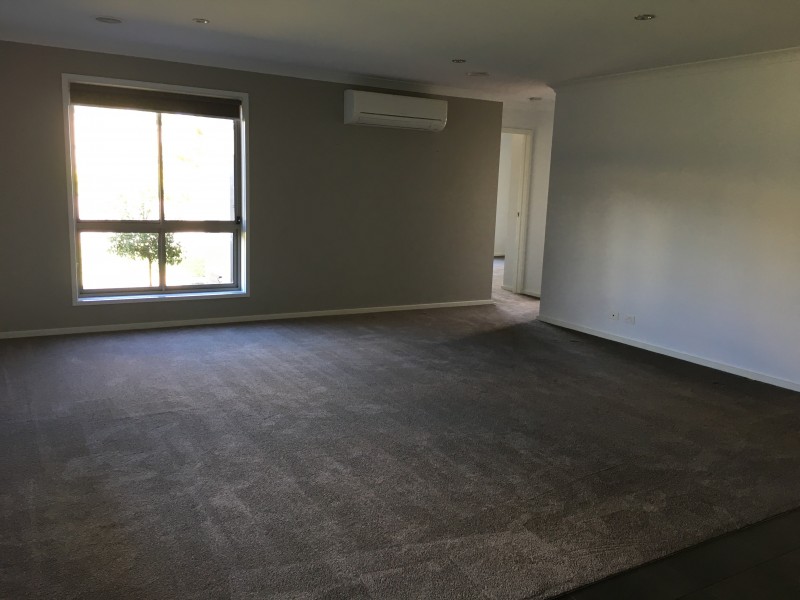 52  Dennington Rise, Warrnambool VIC 3280