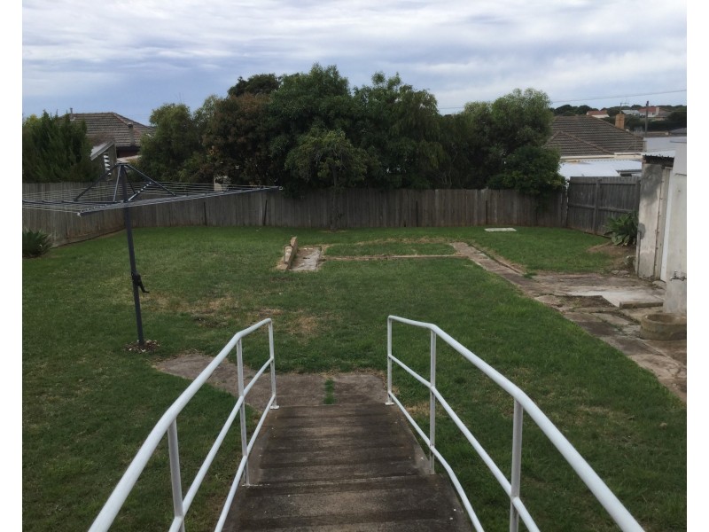 9  Emma Avenue, Warrnambool VIC 3280
