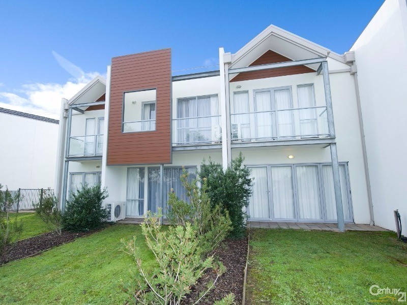 22/9 Greg Norman Drive, Sanctuary Lakes VIC 3030