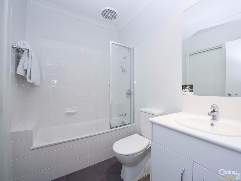 22/9 Greg Norman Drive, Sanctuary Lakes VIC 3030