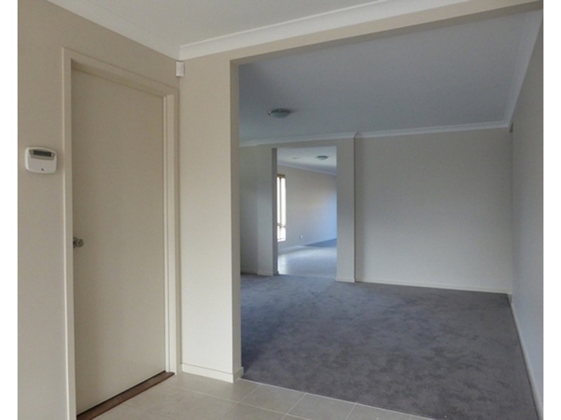 14 Solitude Crescent, Point Cook VIC 3030