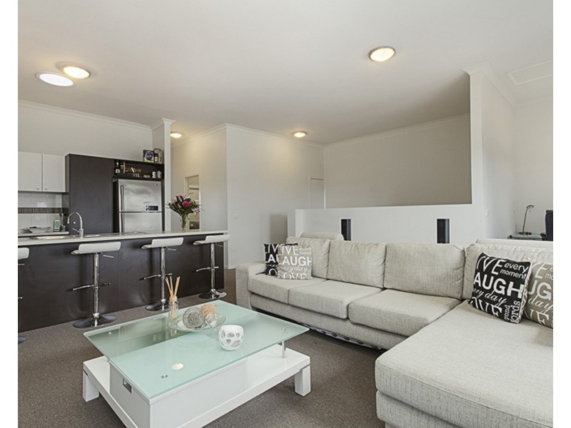 2/17 Tom Roberts Parade, Point Cook VIC 3030