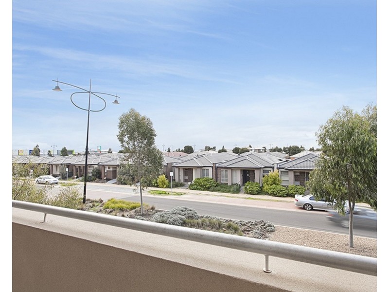 2/17 Tom Roberts Parade, Point Cook VIC 3030