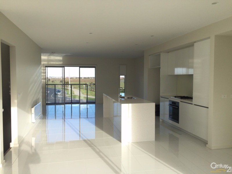 82 Ashcroft Avenue, Williams Landing VIC 3027