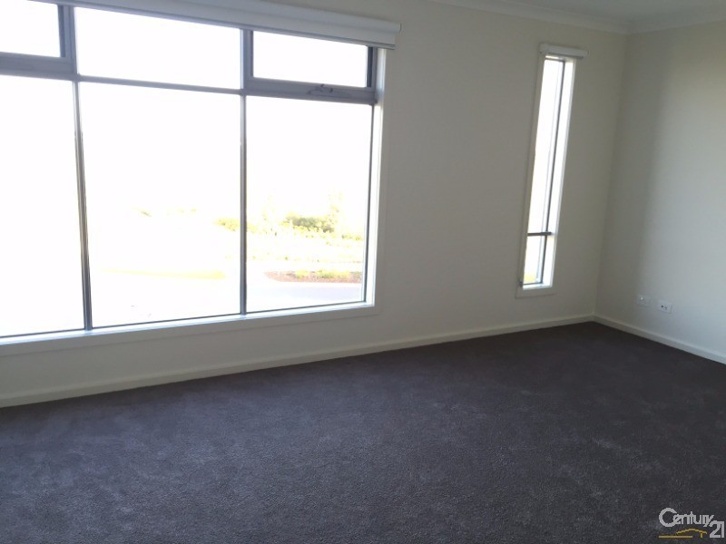 82 Ashcroft Avenue, Williams Landing VIC 3027