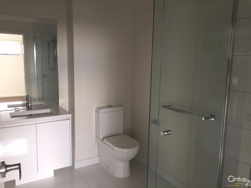 82 Ashcroft Avenue, Williams Landing VIC 3027