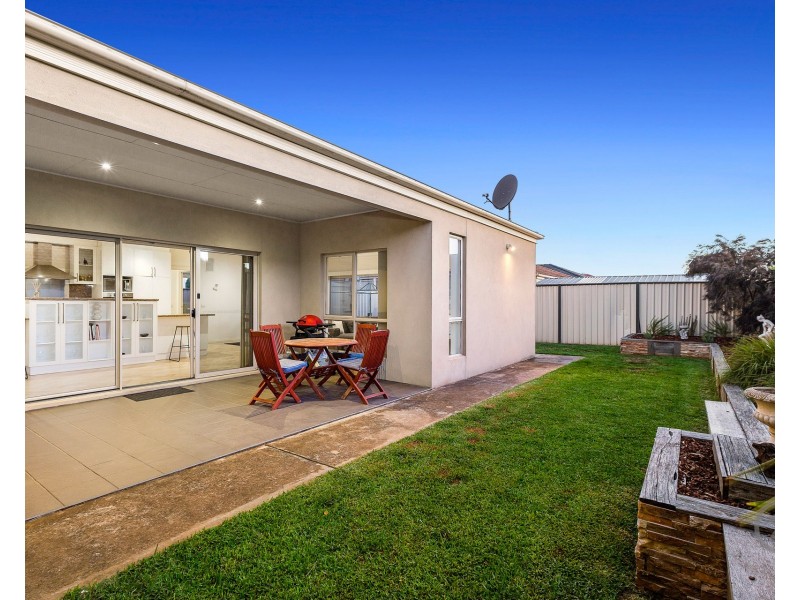 105 Hemsley Promenade, Point Cook VIC 3030