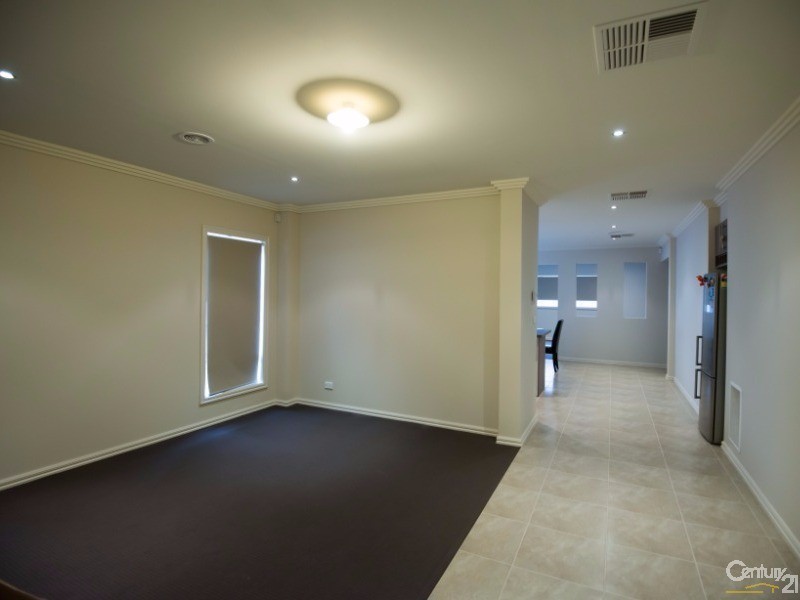 21 Biscay Street, Point Cook VIC 3030