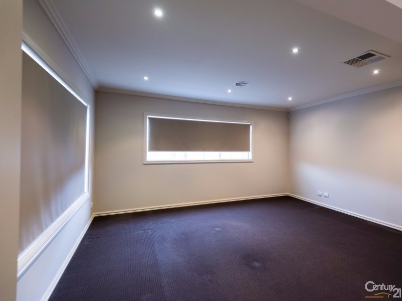 21 Biscay Street, Point Cook VIC 3030