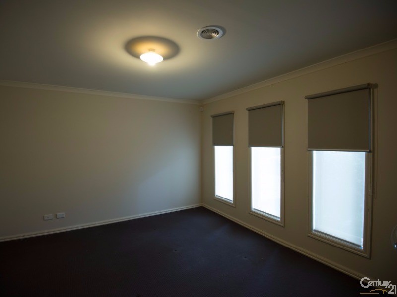 21 Biscay Street, Point Cook VIC 3030