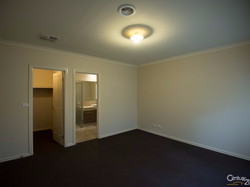 21 Biscay Street, Point Cook VIC 3030