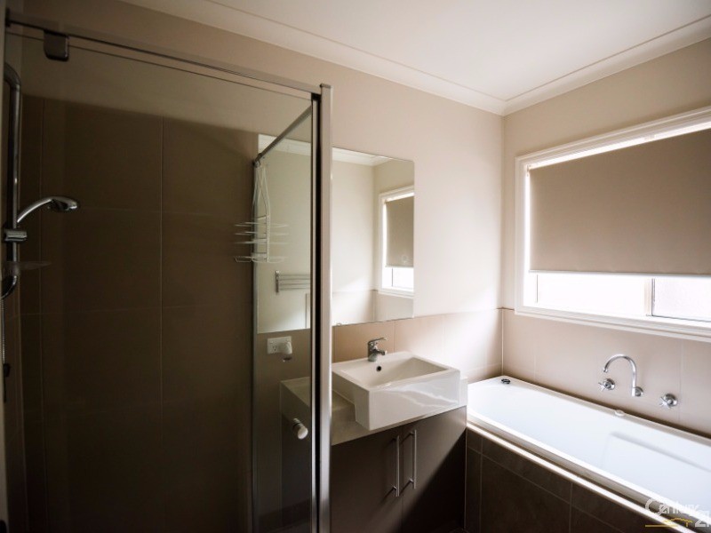 21 Biscay Street, Point Cook VIC 3030