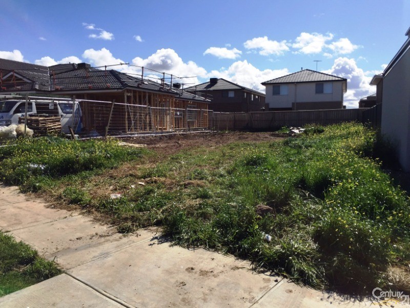 18 Hargrave Avenue, Point Cook VIC 3030