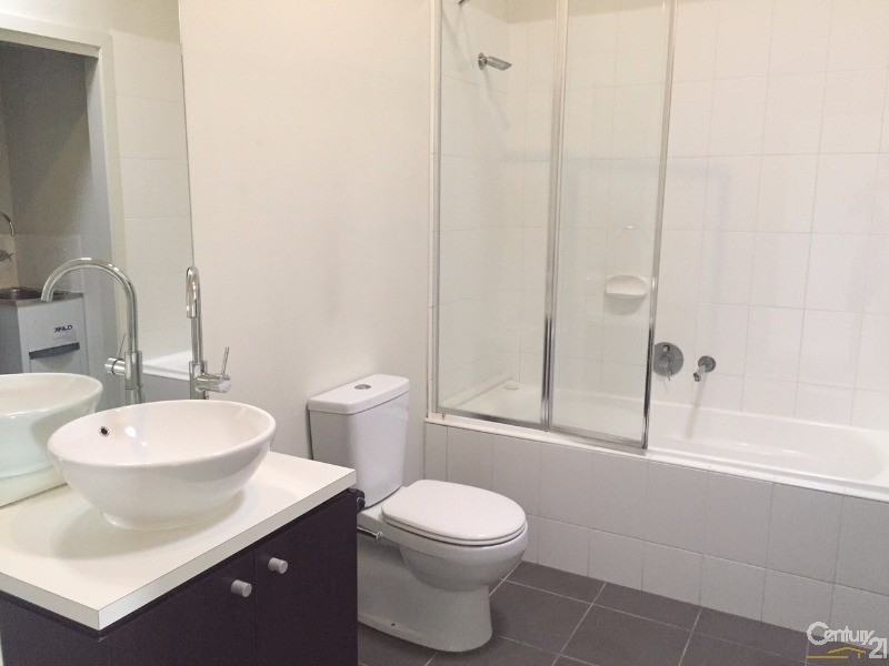 2/15 Tom Roberts Parade, Point Cook VIC 3030