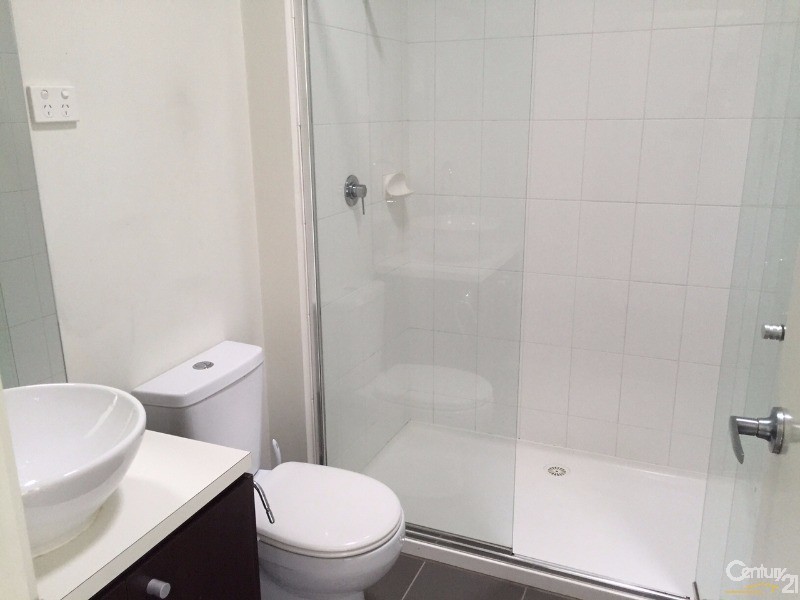 2/15 Tom Roberts Parade, Point Cook VIC 3030